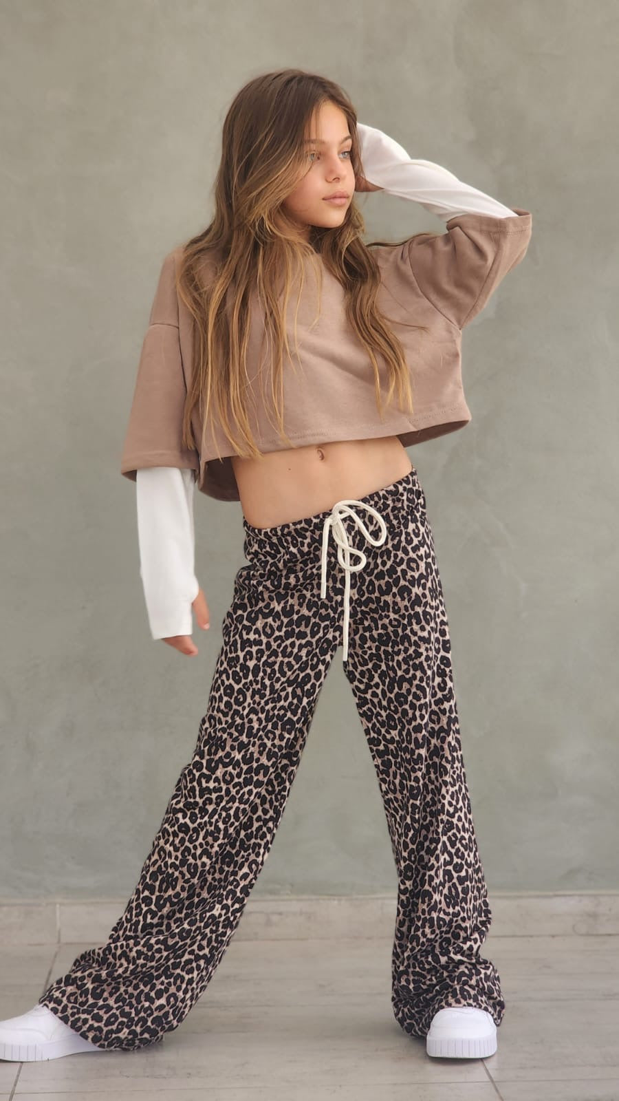 חליפת פרנצ'טרי מנומר וחולצה שילוב כפפה