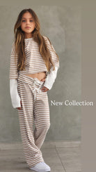 חליפת סריג פסים מכנס וחולצת שרוול כפפה
