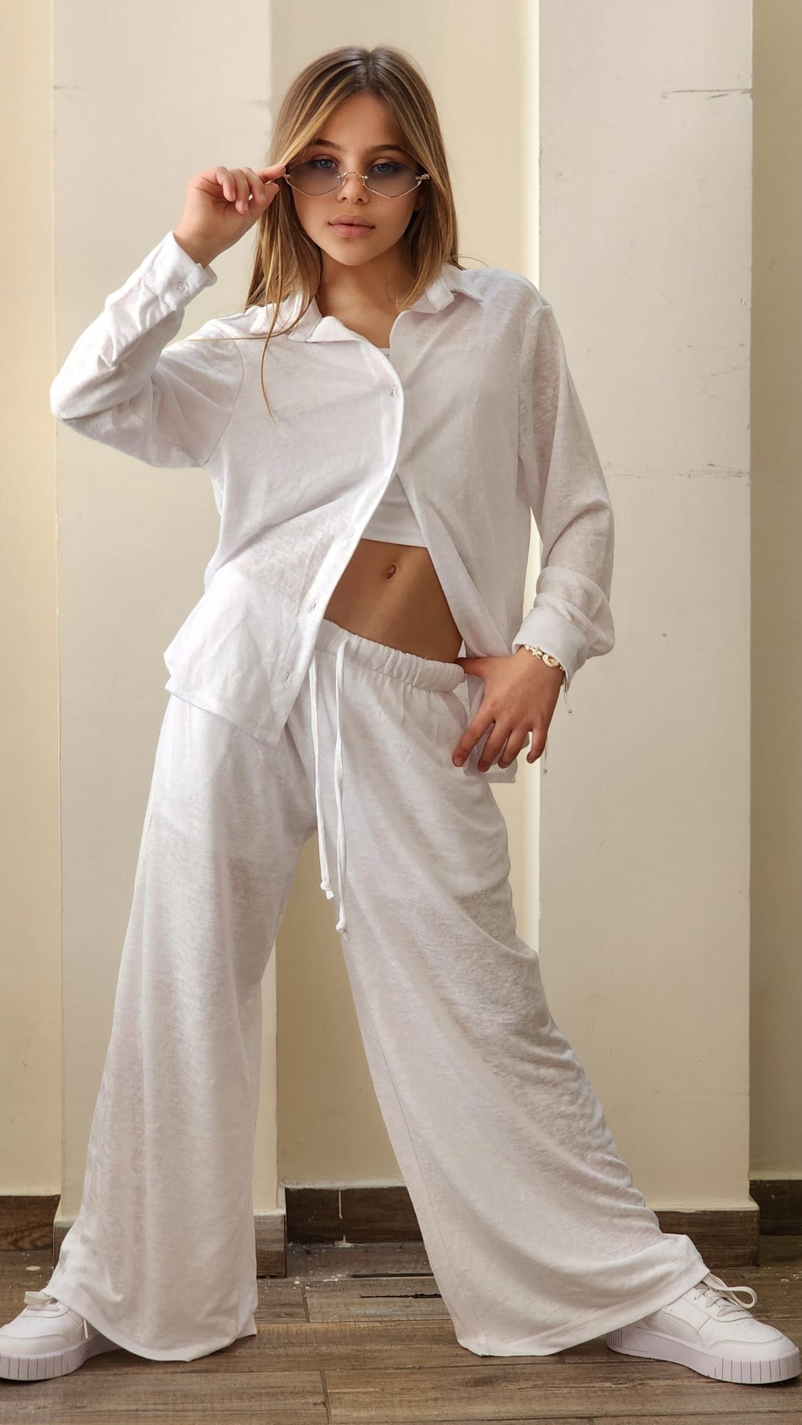 סט מכנס לבנות חולצה מכופתרת וגוזייה