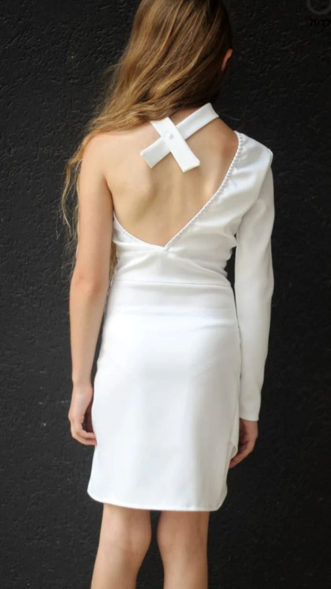  שמלה לילדה לארוע כתף אחת וקולר לבנה